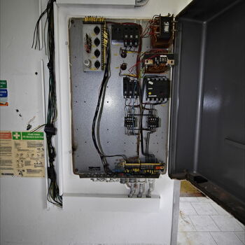 jistič pojistka elektrické zařízení zařízení zařízení