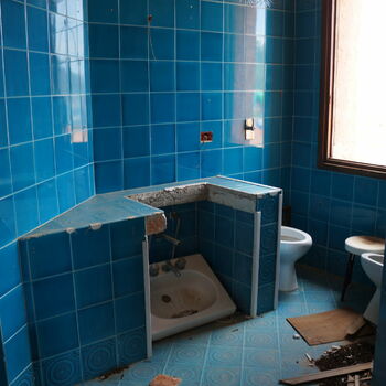 koupelna místnost Toaleta vedle sebe interiér koupel domácí Vana