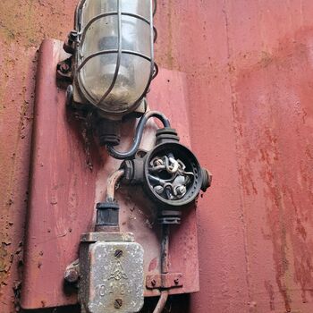 Globus über der Landschaft