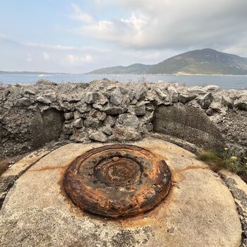Bunkr pro ponorky Černá hora 2024