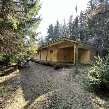 Opuštěný bývalý vojenský prostor 2022