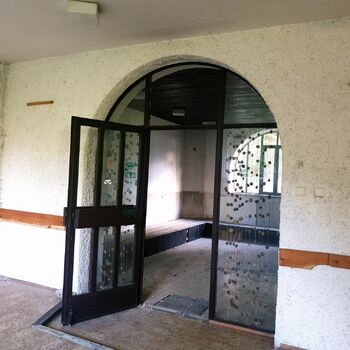 dveře věznice Buňka posuvné dveře