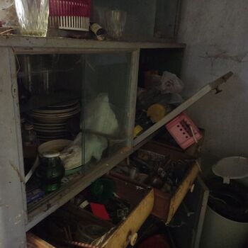 Das Haus, in dem alles hinterlassen wurde Das Haus, in dem alles hinterlassen wurde