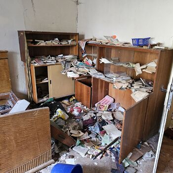 Das Haus beim Plüschtier.