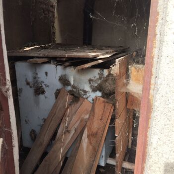 Opuštěná škola / internát