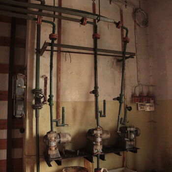 Remote chemical production building Remote chemical production building