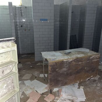 opuštěný dětský tábor