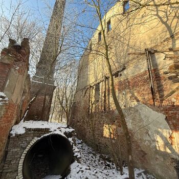 Palác u tlustého pána & přilehlý kolchoz