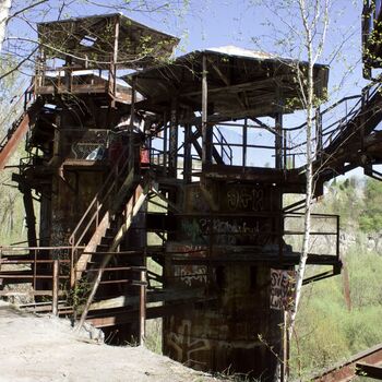 Filmkulissen im Steinbruch