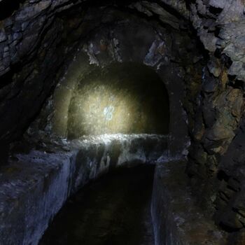 jeskyně Geologický útvar skála kámen