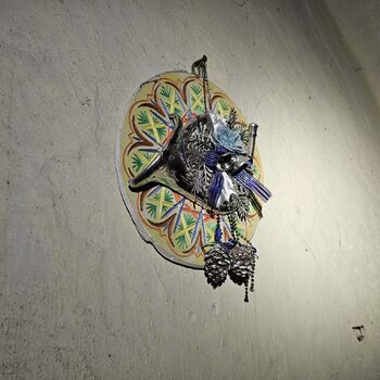 Das Haus beim Plüschtier.