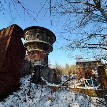 Alter Schießstand und Wassertank