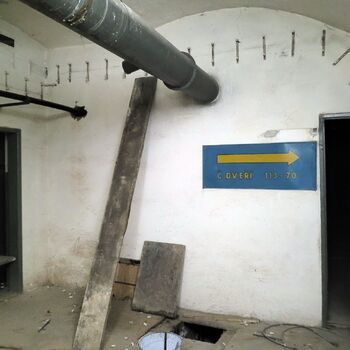 Už se setmělo venku je úplněk.