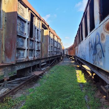 Po kolejích v zatáčce