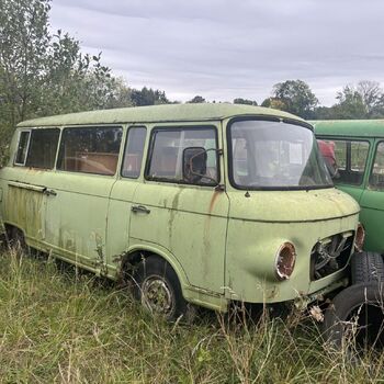 Der bekannte Friedhof der Krankenwagen