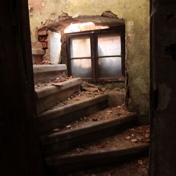 Továrna na tkaní z umělého hedvábí podšívkových materiálů