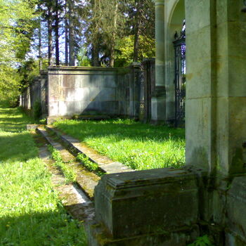 Mausoleum im Jeseníky-Gebirge