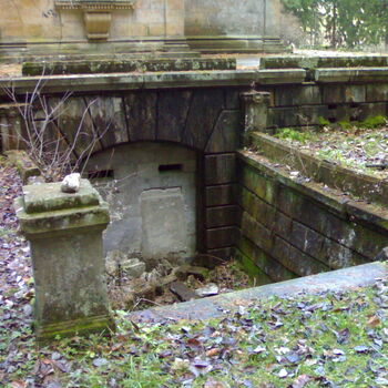 Mausoleum im Jeseníky-Gebirge