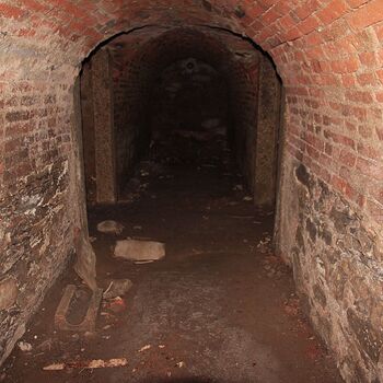 Zámek a'la slunce, seno, Italové