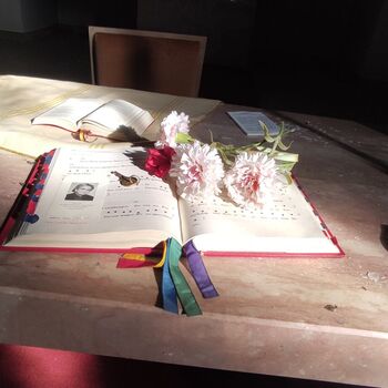 Verlassenes Waisenhaus 🧸⛪🖤