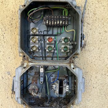 Opuštěný bývalý vojenský prostor 2022