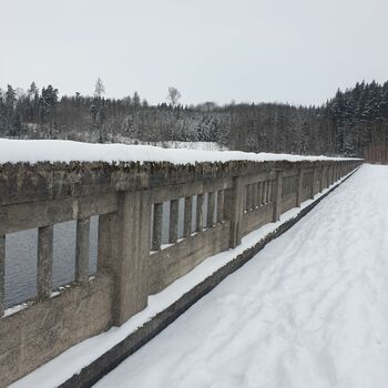 zeď zábradlí plot