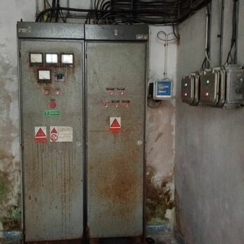 elevator lifting device device old