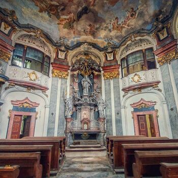 baufälliges Schloss