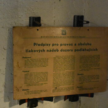 mosaz Památník struktura