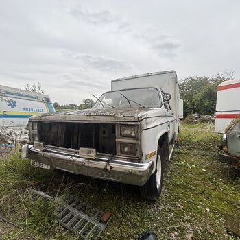 Der bekannte Friedhof der Krankenwagen