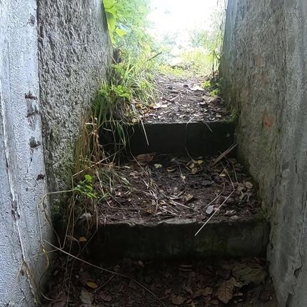 Militärbunker und Nebengebäude