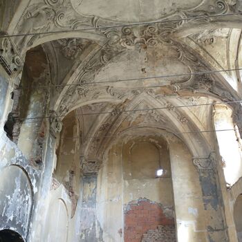 A lock that only gets the lens A lock that only gets the lens