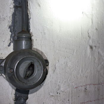 The terrifying underground! A semi-functional factory