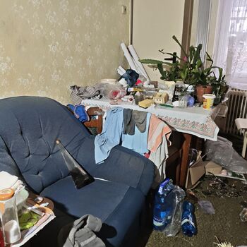 Why did they abandon it? An abandoned, well-preserved farmer's house...