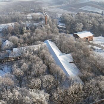 Palác u tlustého pána & přilehlý kolchoz