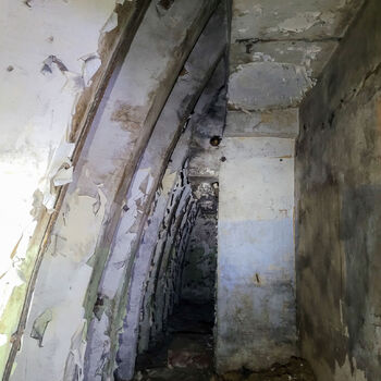 Unterirdisches Übertragungszentrum 2024