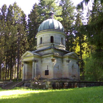 Mausoleum im Jeseníky-Gebirge