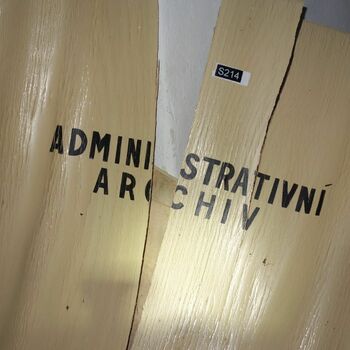 kontejner krabice kartonu papír