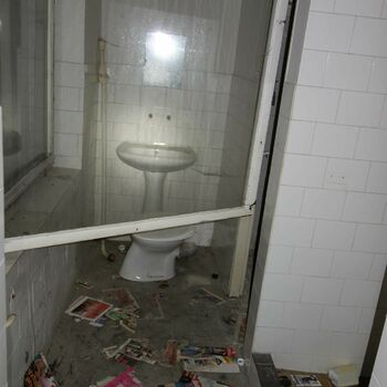 koupelna místnost Toaleta interiér koupel domácí vyčistit dům umyvadlo sprcha