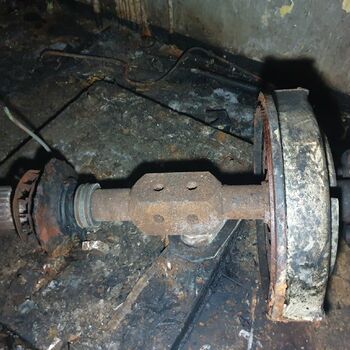 nut and bolt fastener restraint device