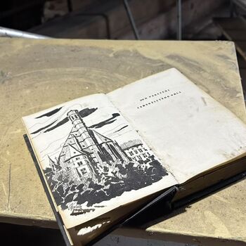 ᴀʙᴀɴᴅᴏɴᴇᴅ ꜱᴄʜᴏᴏʟ