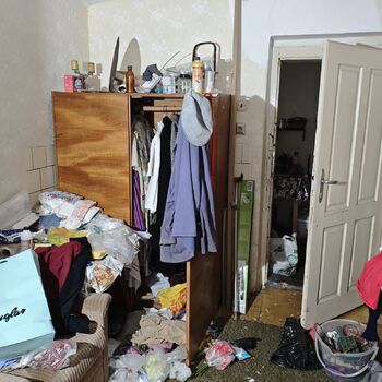 Why did they abandon it? An abandoned, well-preserved farmer's house...