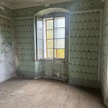 Eine weitere verlassene Burg.