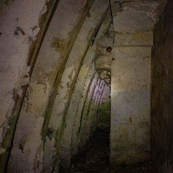 Unterirdisches Übertragungszentrum 2024