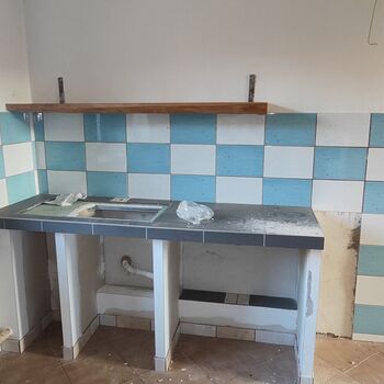 Abandoned farm building_2025