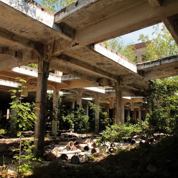 Mechanical spinning and weaving mill