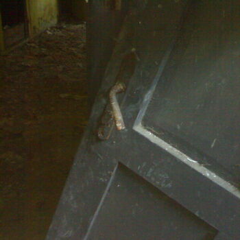 Opuštěný zámek s kaplí na Moravě Opuštěný zámek s kaplí na Moravě