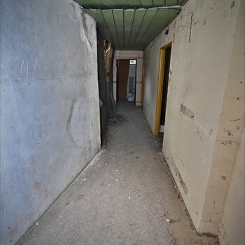 Buňka Architektura staré budova věznice suterénu zeď