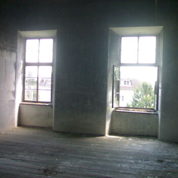 Opuštěný zámek s kaplí na Moravě Opuštěný zámek s kaplí na Moravě