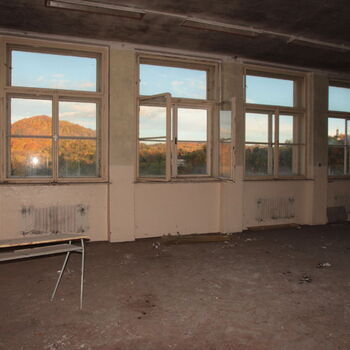 Verlassene Schule der tschechischen Minderheit im Grenzgebiet 2023